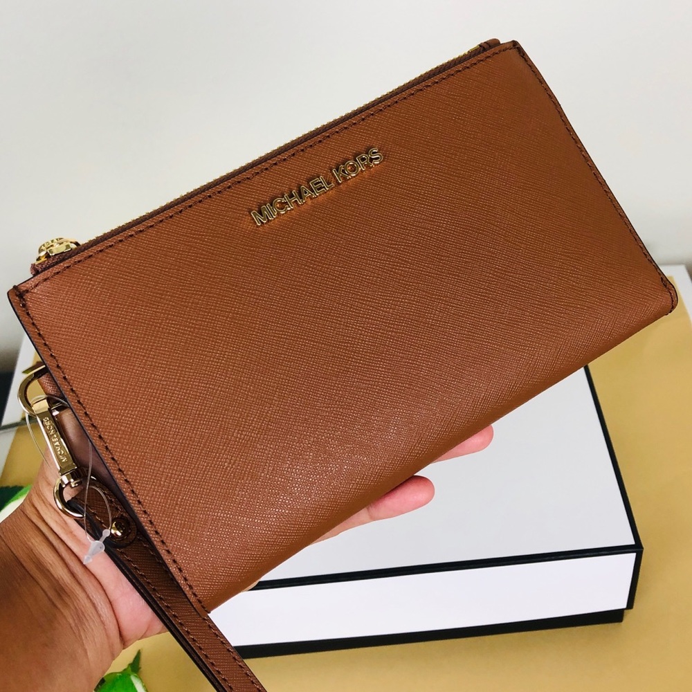 🌹Michael Kors Jet Set Travel Luggage 🌹❤️ - Picture 2 of 7